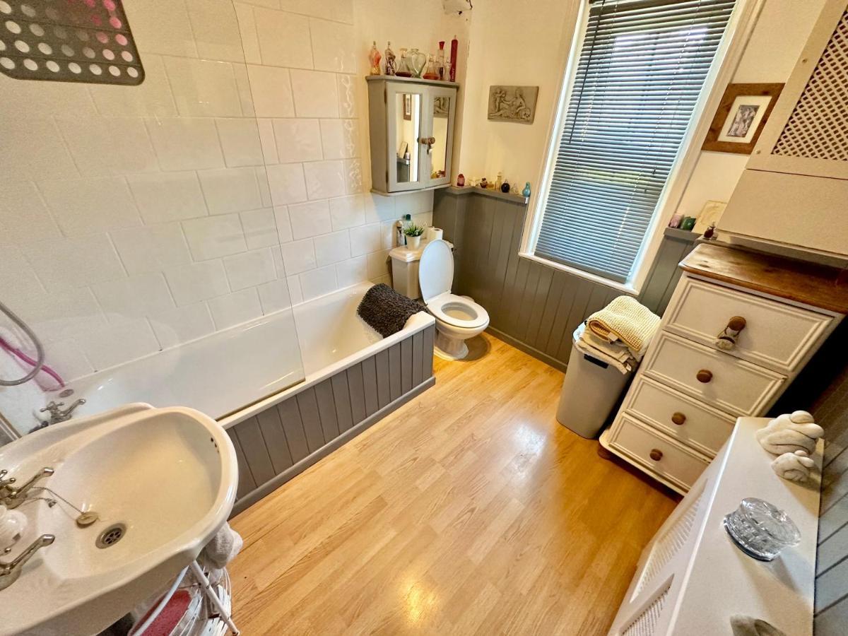 Garden Cottage - 3 Bedroom Close To Town And Beach Bournemouth Exterior photo